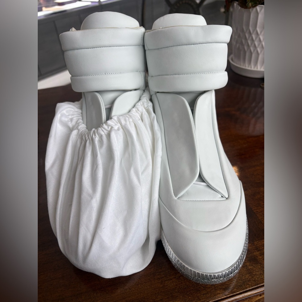 MAISON MARGIELA “Future” high top with metallic silver contrast sole - Picture 6 of 8